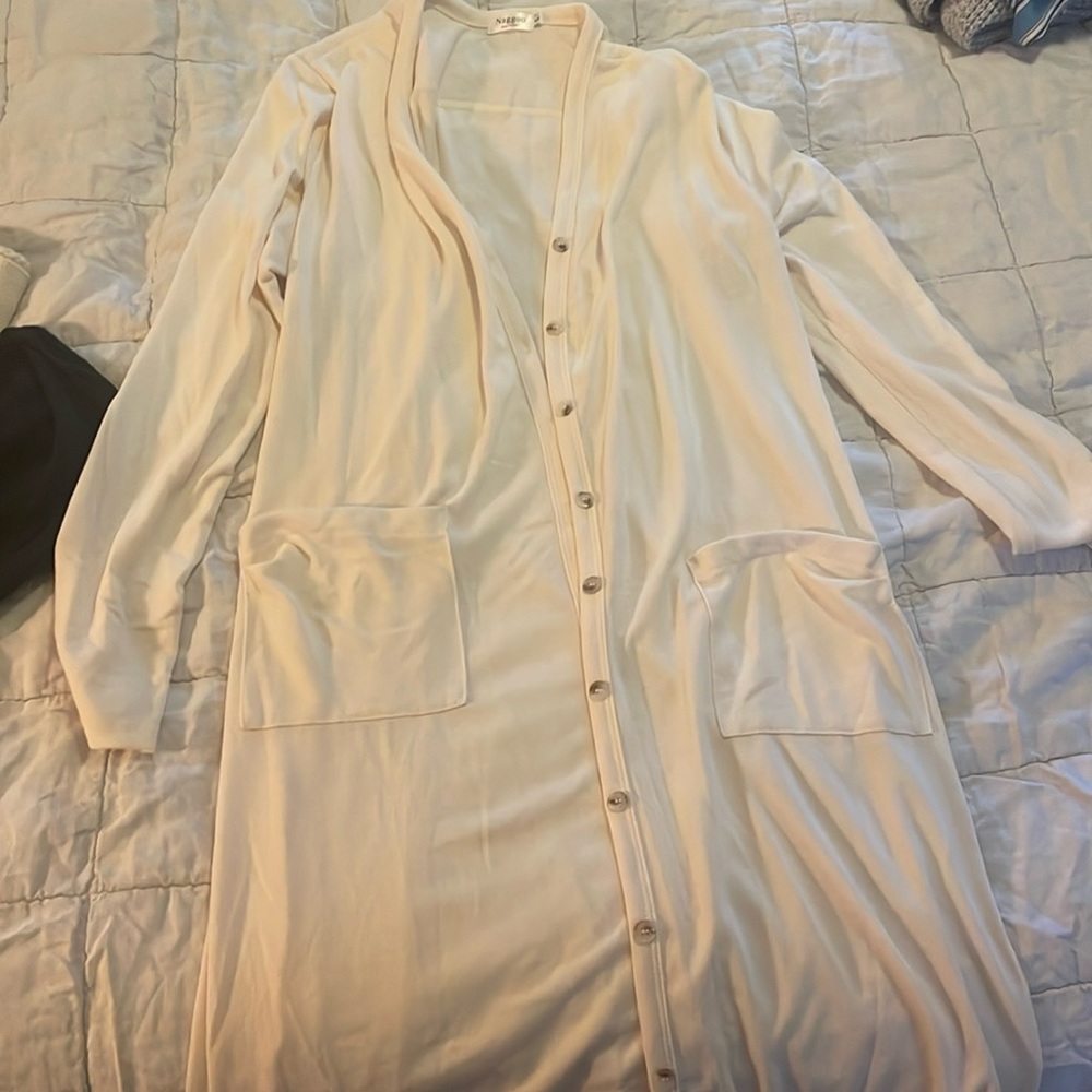 Long lightweight duster worn once